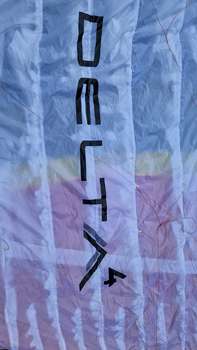 Ozone Delta 4 85-105kg Listovaný Žádné SIV Nelétáno na písku Nevětveno Nekoupáno TK platná