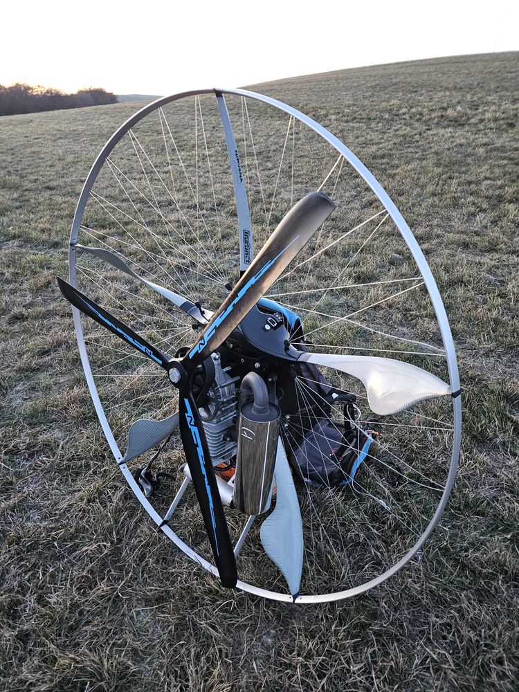 -184845821https://paragliding-bazar.cz/media/photologue/