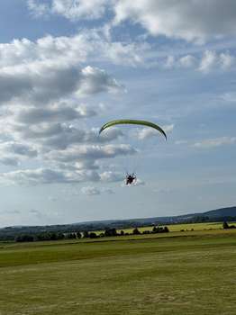 MAC Charger 2 23 90-130kg Nekoupáno TK platná Na motor Žádné SIV Nevětveno