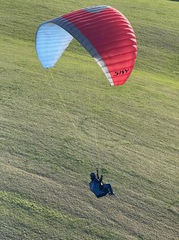 SKY Paragliders Gaia 2 L-112kg 88 Žádné SIV Nelétáno na písku Nevětveno Nekoupáno TK platná