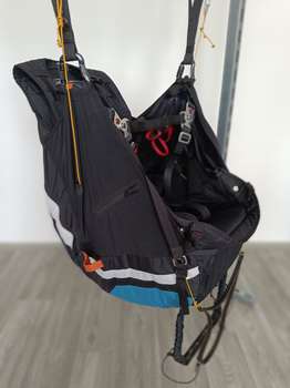 El Speedo (Dudek) Wanaka M Używane Spadochron zapasowy pod tyłkiem Karabinki Odciążone Speed