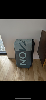 Nova Mentor 6 L 100-130kg Listovaný Nelétáno na písku Nevětveno Nekoupáno TK platná S batohem