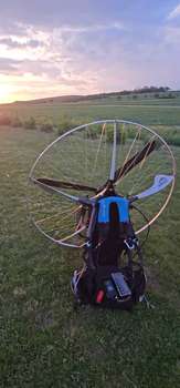 Nirvana Instinct 230 Używane Gaz do lewej ręki Ładowanie baterii Ze spadochronem zapasowym Spee